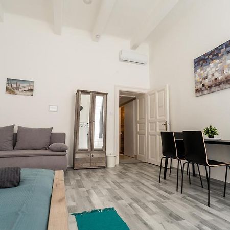 Seventh Heaven Apartment Budapest Bagian luar foto