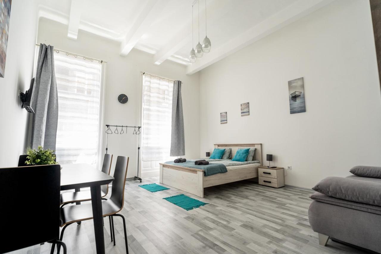 Seventh Heaven Apartment Budapest Bagian luar foto